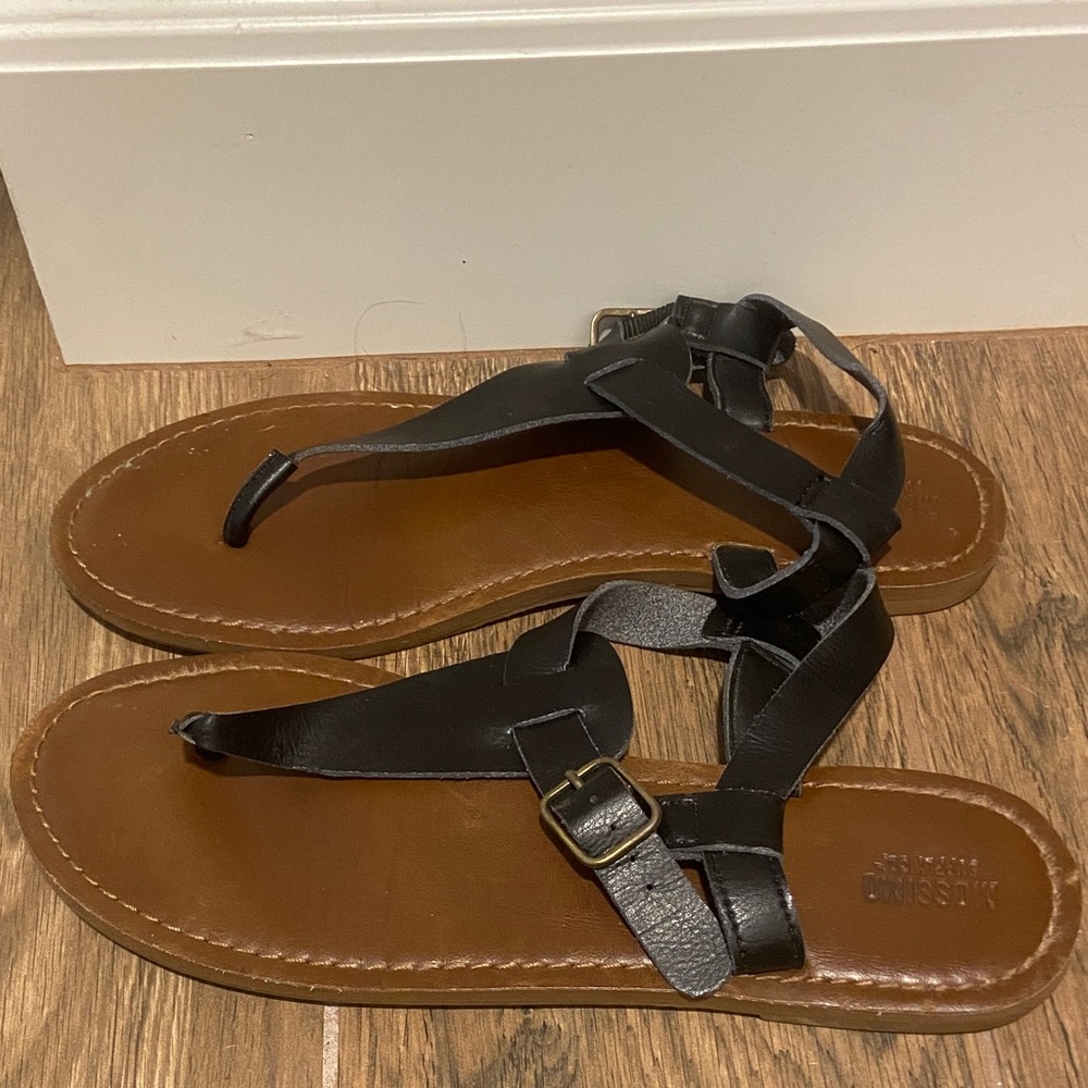 🧡 Women’s Mossimo sandals